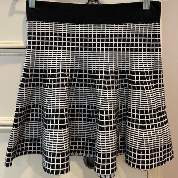 Forever 21 knit flare printed skirt - Size Medium - Picture 2 of 3